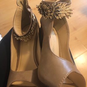 Stylish beautiful one of a kind a must have